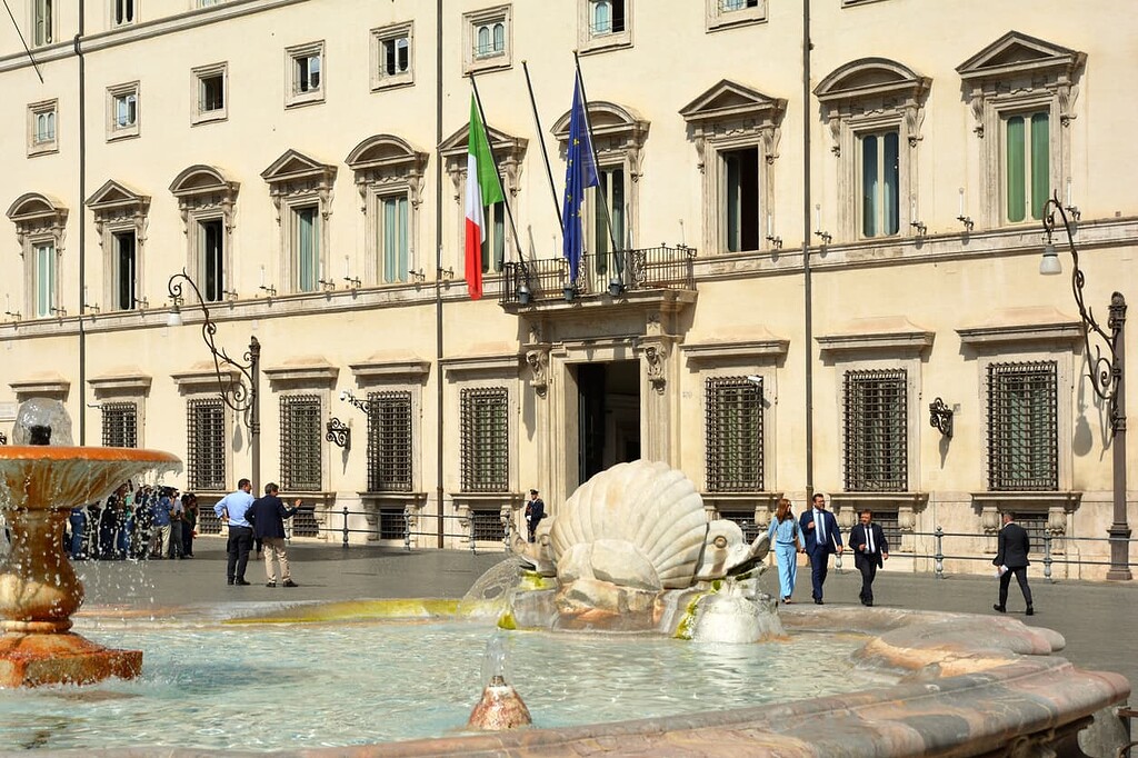 La Camera dei Deputati cerca assistenti e consiglieri parlamentari due